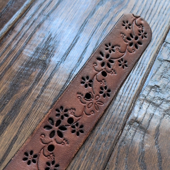 Floral Embossed Cut-Out Brown Genuine Leather Belt with Vintage Brass Buckle, S - Picture 8 of 15